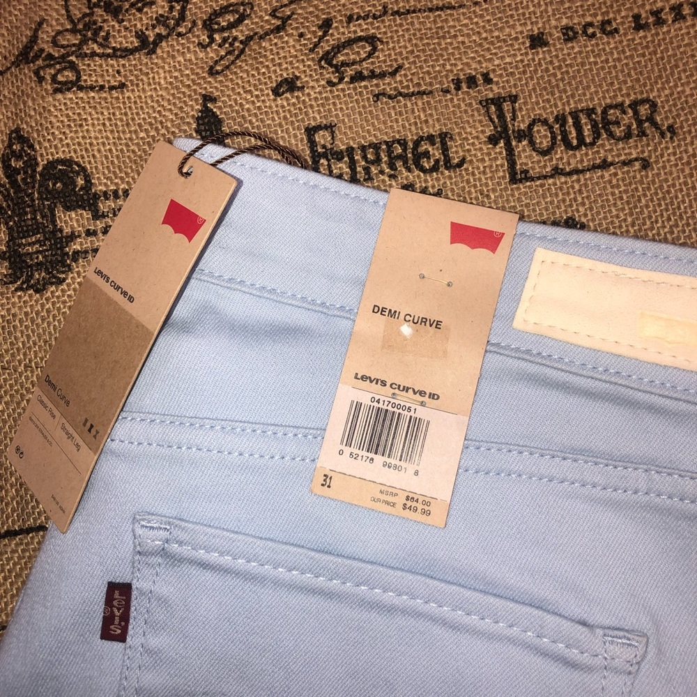 Levis NWT! Demi Curve Classic Rise Straight Leg Soft Blue Pant Size 12/31 - Picture 4 of 12